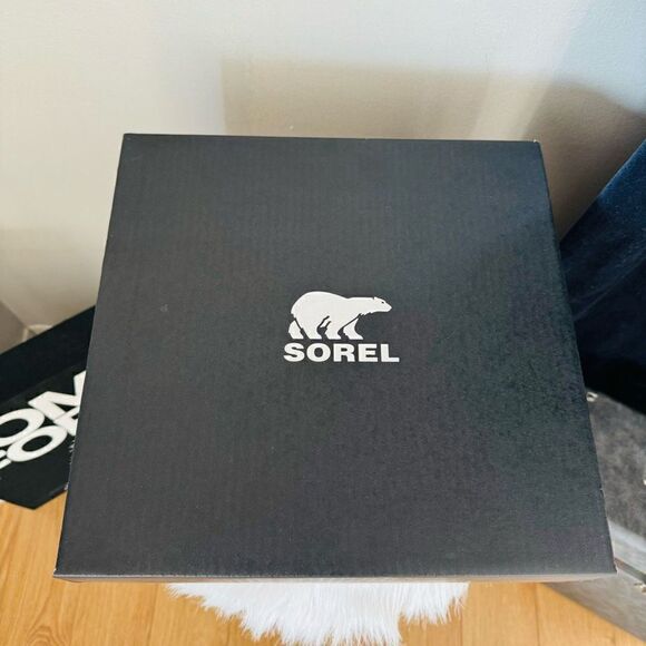 SOREL Emelie Genuine Shearling Lamb Fur Short Lace-Up Boot,‎ Black, Size 9, NWT - Picture 16 of 16